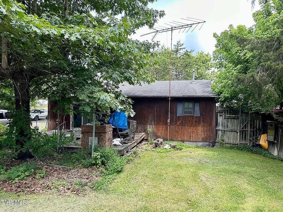 2nd image of 115 Franklin Dr