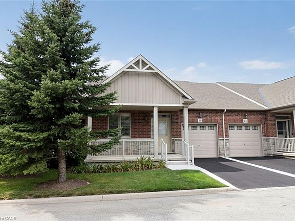 3rd image of 19 Stickland Ln