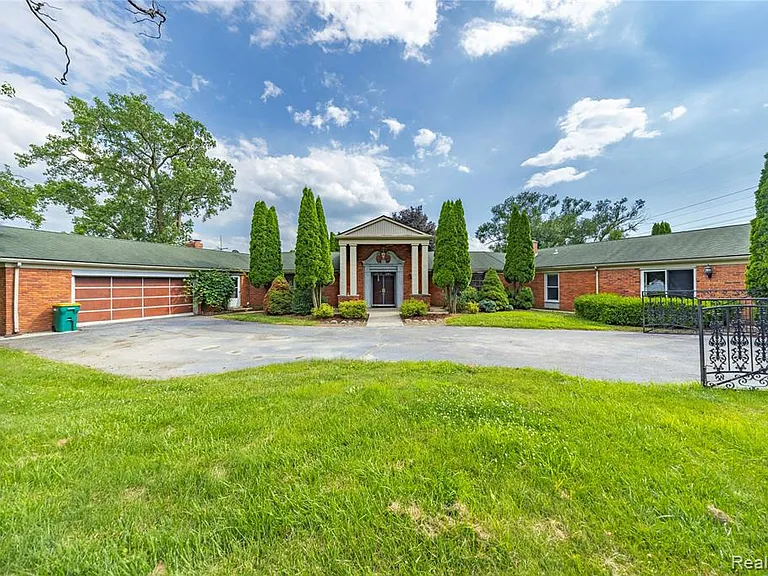 42195 Kouza Ct — Photo 1