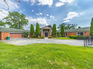 42195 Kouza Ct, Belleville, MI 48111