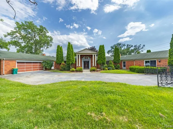 42195 Kouza Ct, Belleville, MI 48111