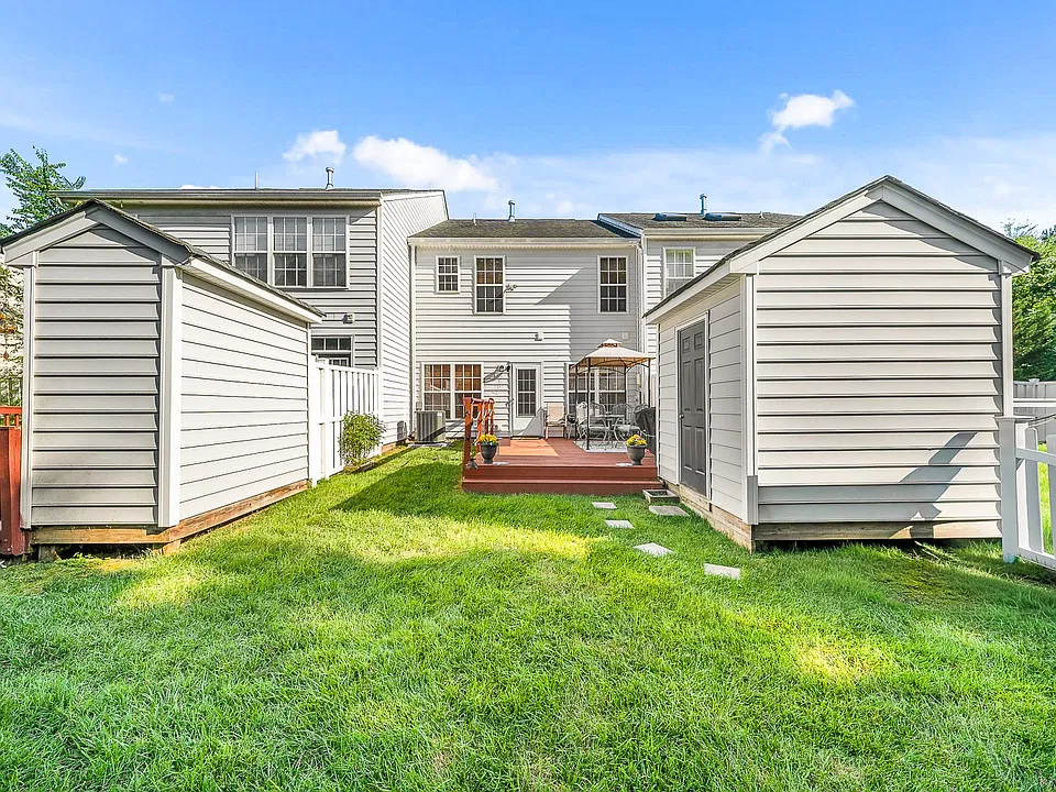 958 Wellston Ct