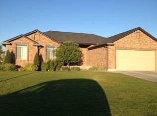 944 N 1500 W, Clinton, UT 84015