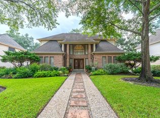 6815 Apple Valley Ln, Houston, TX 77069