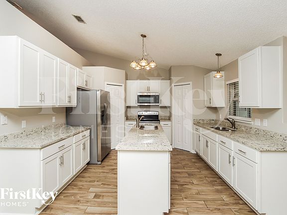 5th image of 544 Gagnon St SE
