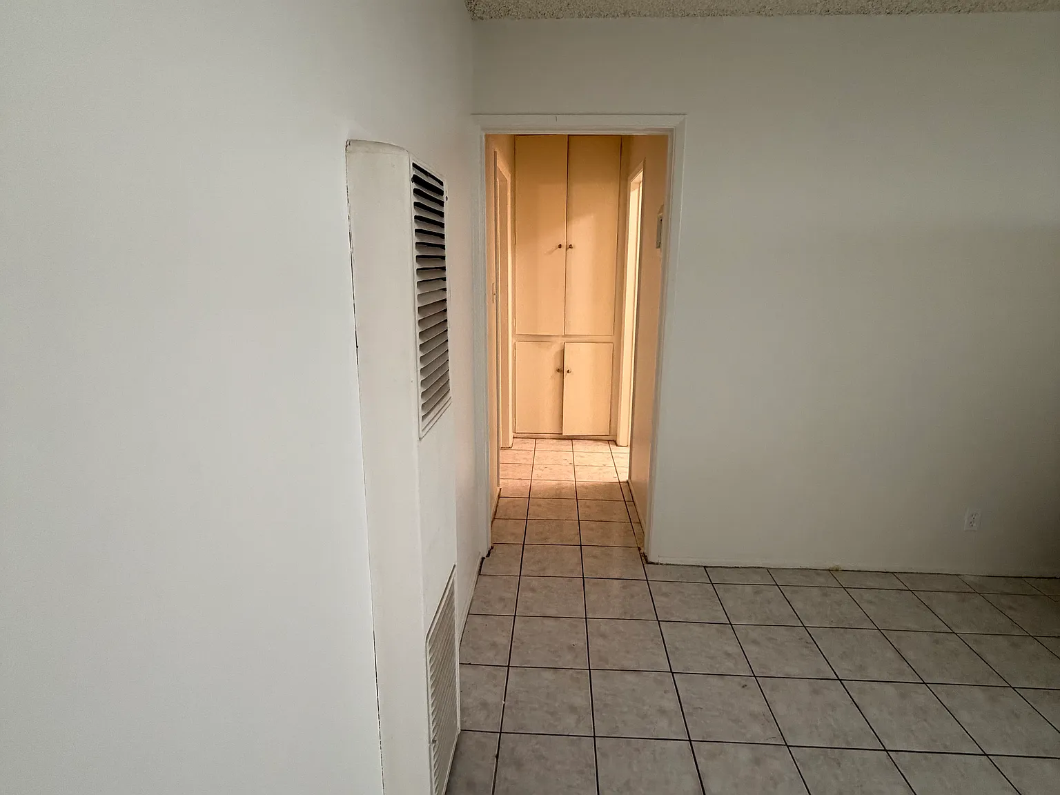 409 E Cedar Ave — Photo 2