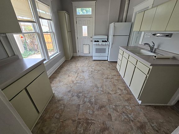 5th image of 370 E Herbert Ave