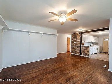 3rd image of 15 Hickory Dr