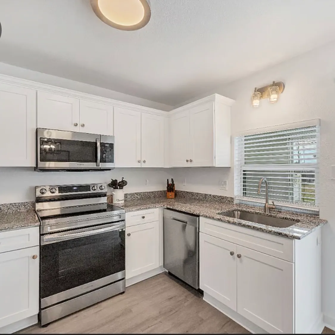 2 bed, 950 sqft, $1,500 — Photo 3