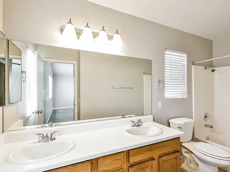 9156 Indian Breeze Dr — Photo 11