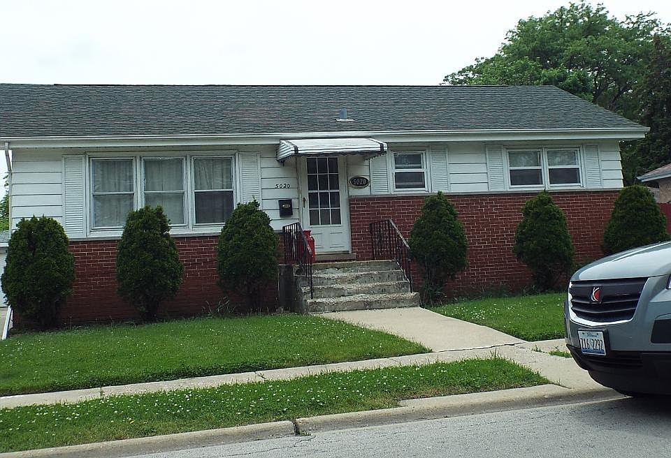 2nd image of 5020 W Hawthorne Ave
