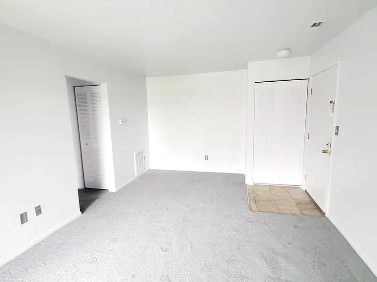 Sugarbush Apartments — Photo 111
