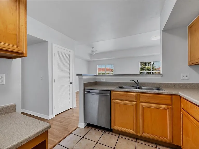 1010 Villagio Cir #204 — Photo 16