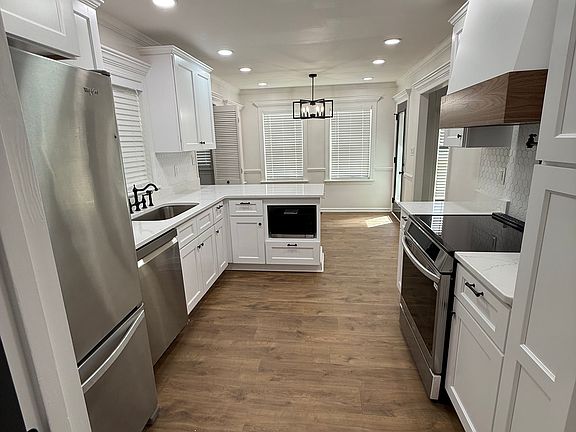 4th image of 106 Newbury Ct