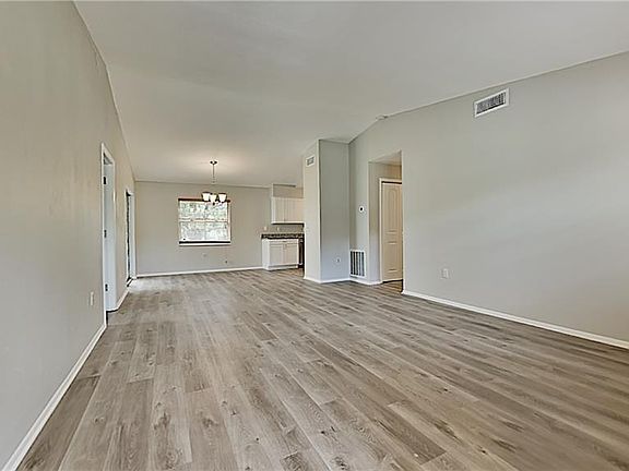 2nd image of 270 Annapolis Ln