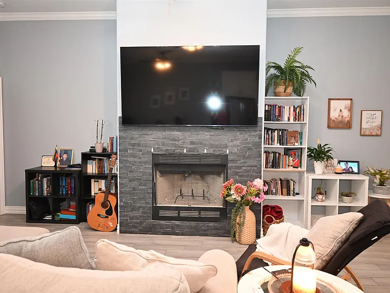 320 Mariners Way — Photo 3