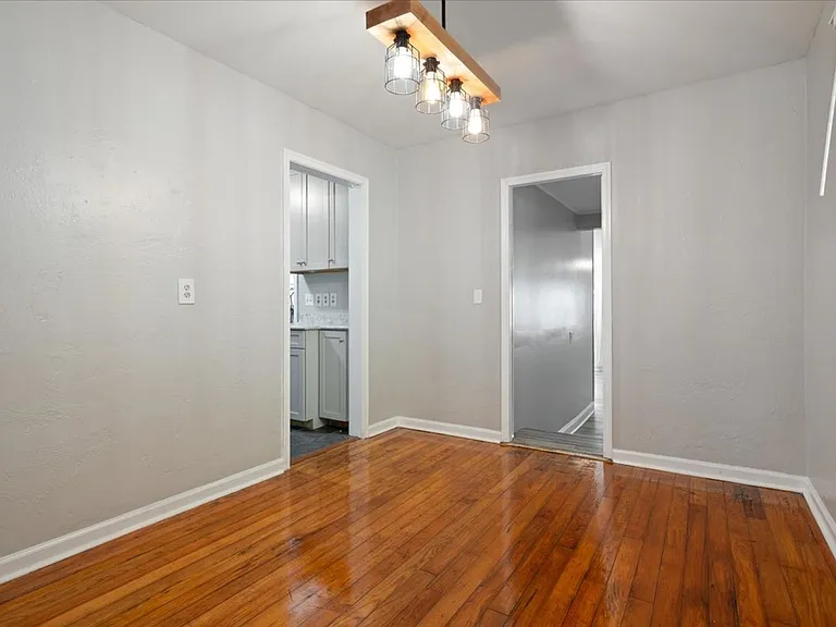 1702 E 41st St — Photo 14