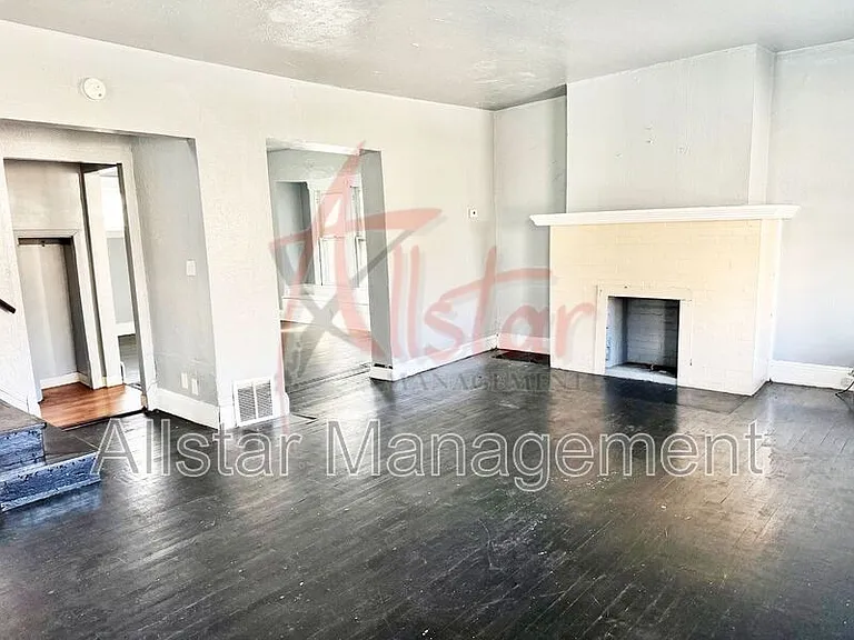 1374 E 94th St — Photo 19