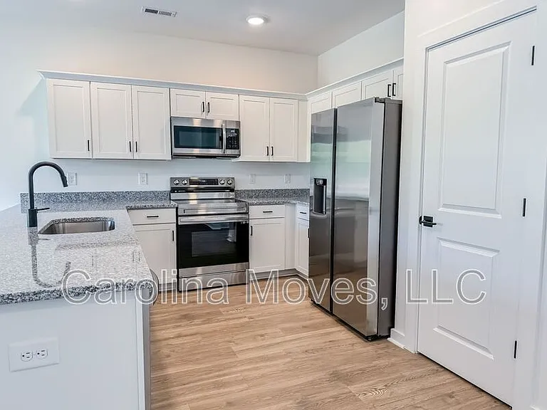 1431 Darrowby Way — Photo 8