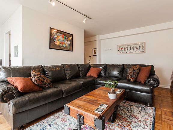 4th image of 11820 Edgewater Dr APT 614