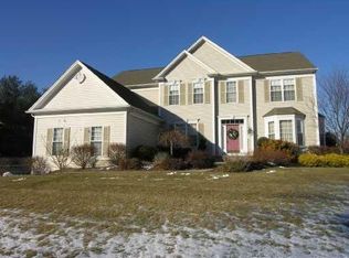 101 Shadow Brook Dr, Warwick, RI 02886