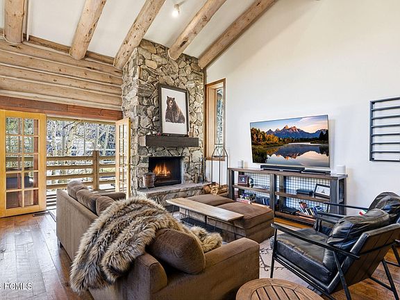 4th image of 2100 Deer Valley Dr #5