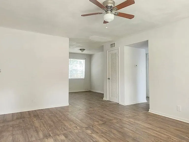 5281 SW 90th Way #1 — Photo 4