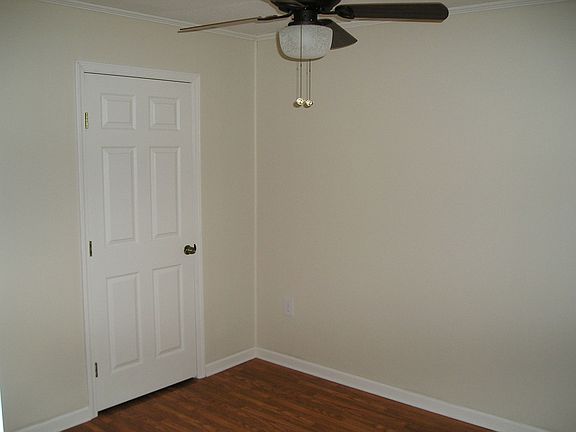5th image of 1054 Louis Dr