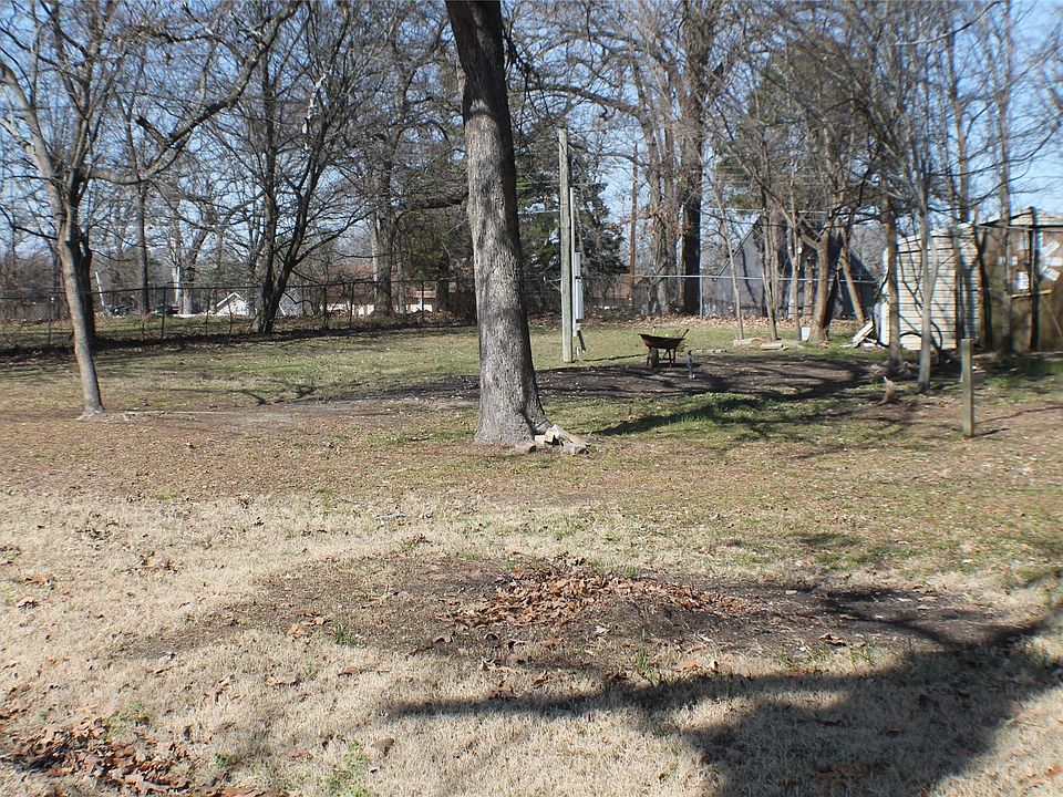 1st image of 111 Daniel Dr
