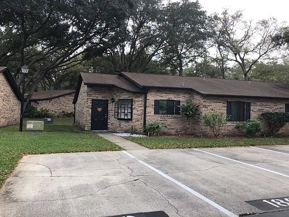 3rd image of 1801 Foxhall Cir #805
