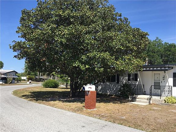 3rd image of 1942 Blue Lake Dr