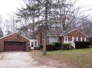 5983 Crossview Rd, Seven Hills, OH 44131