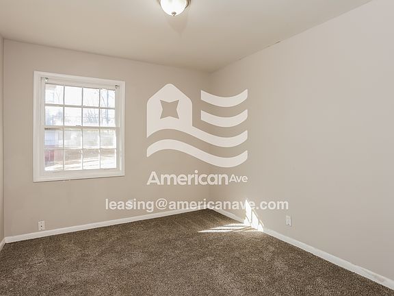 4th image of 3932 Scott Dr