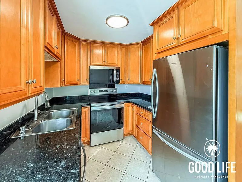 2 bed, 1.5 bath, 948 sqft, $3,400 — Photo 4
