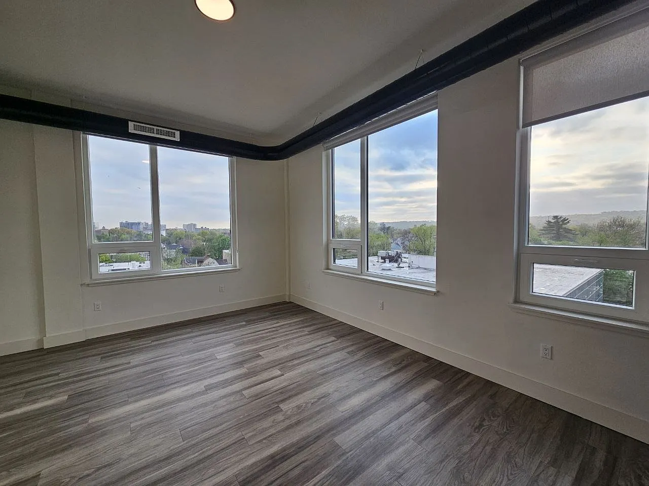 2 bed, 900 sqft, $2,550 — Photo 3
