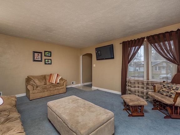 5th image of 706 S 35th St
