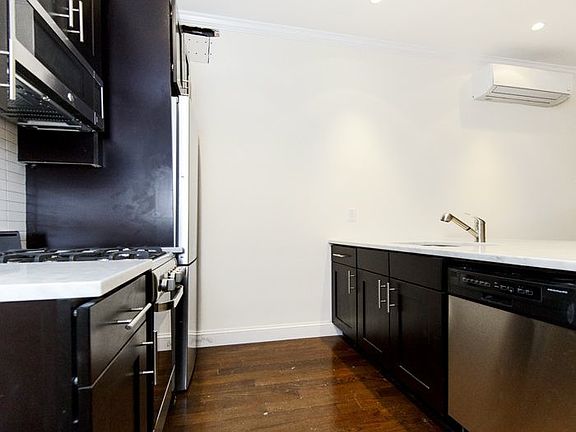 3rd image of 293 Degraw St APT 2L