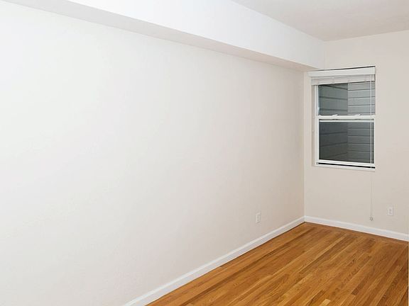 5th image of 1303 Leavenworth St #18