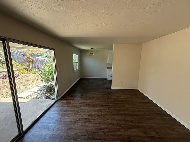 6315 Lake Arago Ave — Photo 5