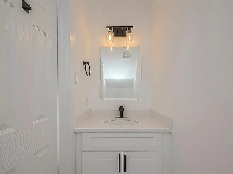 8212 Sparta St — Photo 7