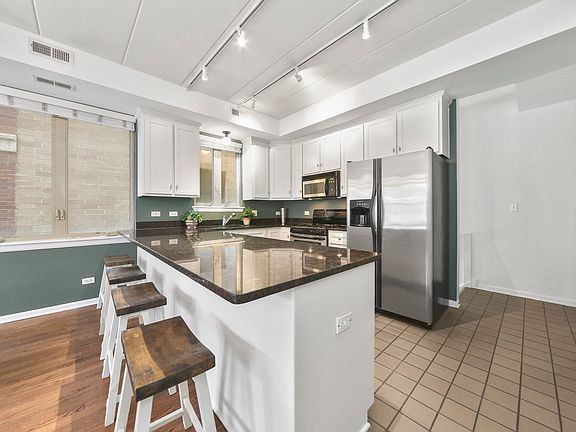 2nd image of 1247 N Bosworth Ave APT 1N