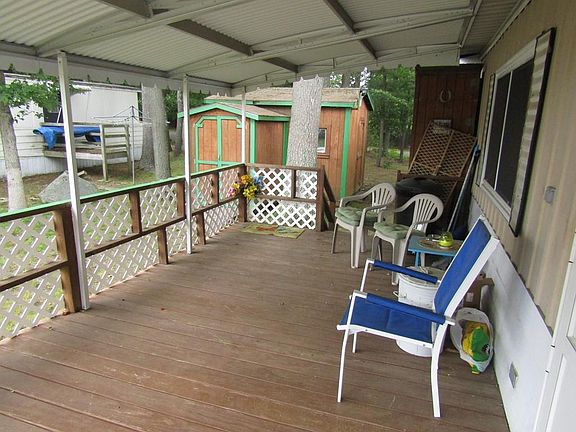 4th image of 8 Debby Ln