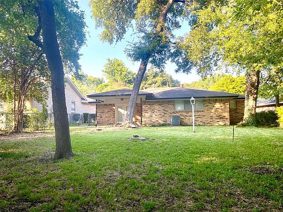 2nd image of 422 Shorewood Dr