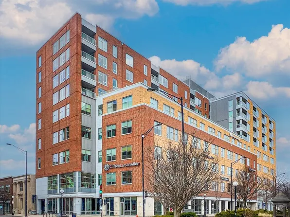 301 N Neil St APT 603, Champaign, IL 61820