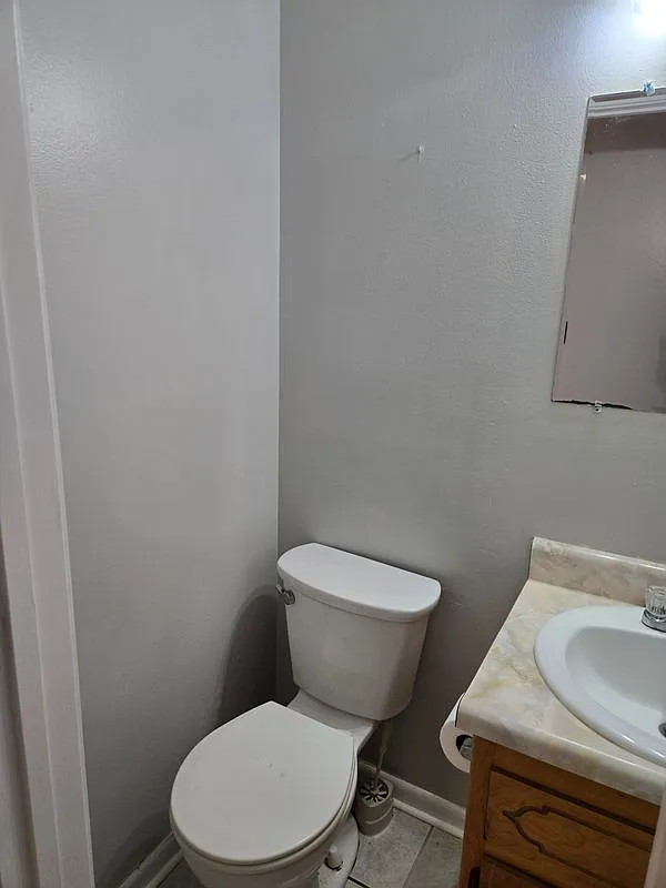 4 bed, 2.5 bath, 1638 sqft, $1,300 — Photo 2
