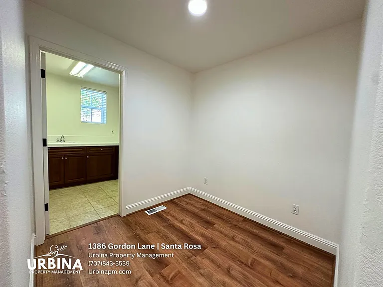 1386 Gordon Ln — Photo 22
