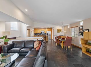 452 Marine Pl, Manhattan Beach, CA 90266