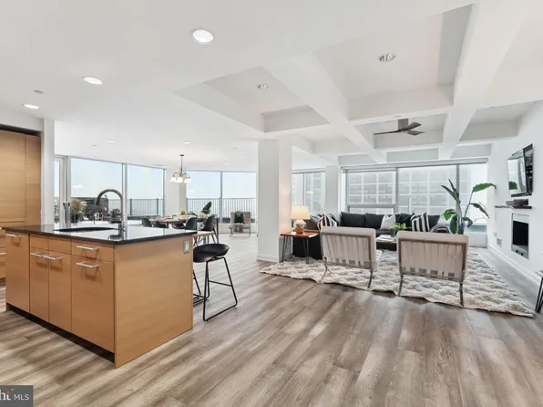 122-30 New St #6H, Philadelphia, PA 19106