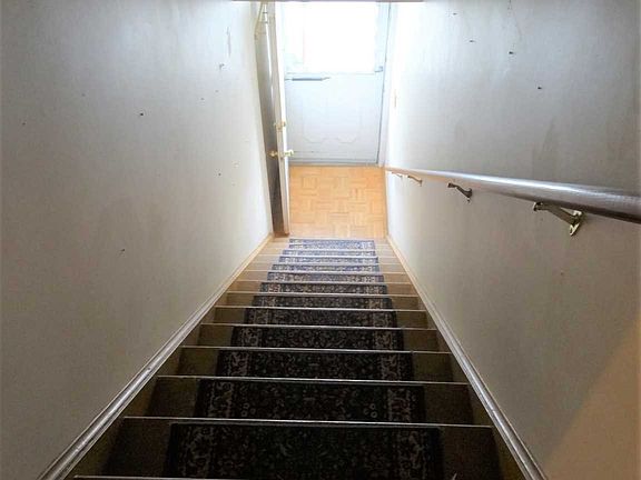2nd image of 220 Gregory Ct