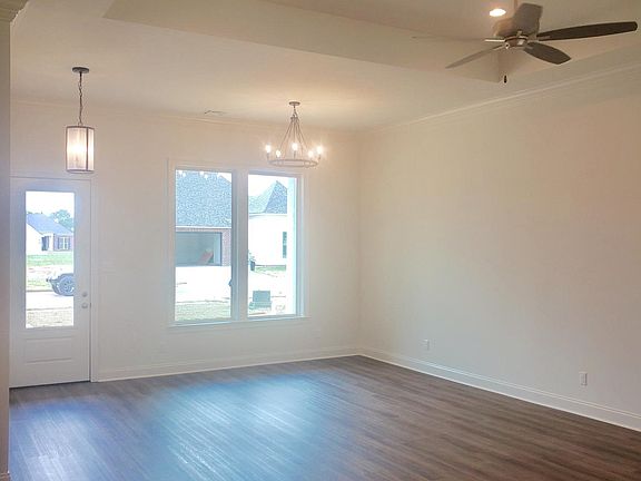 3rd image of 223 Gablecrest Dr